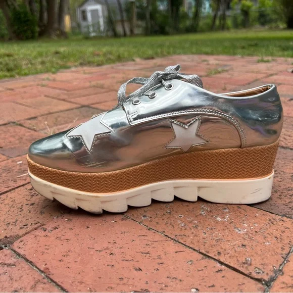 Qupid Silver Star Platform Sneakers - Picture 3 of 16